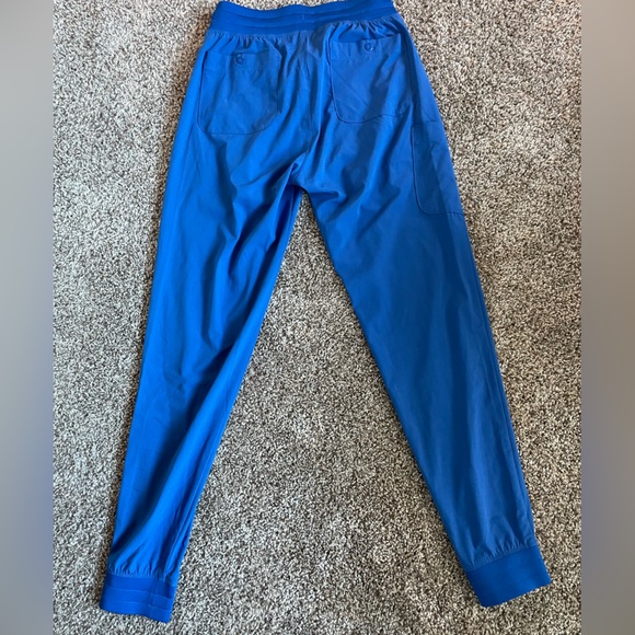 Scrubjoy royal blue scrub set (1 scrub pant, 2 shirts) - Picture 5 of 8